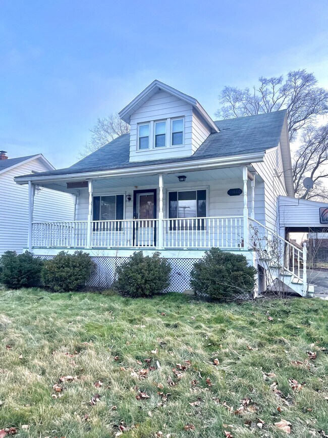 Building Photo - 17860 Glendale St