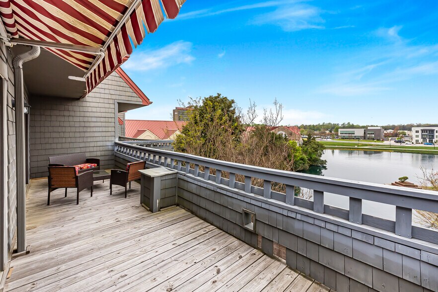 Building Photo - Room in Condo on J M Keynes Dr