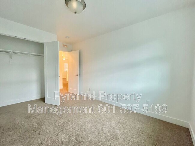 Building Photo - 836 E 340 S