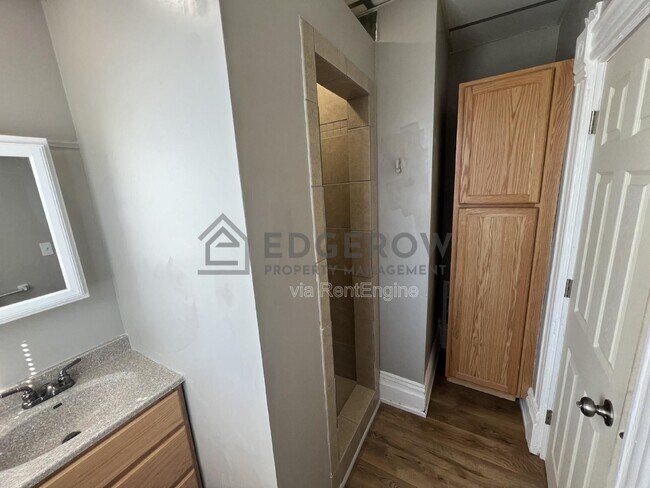 Building Photo - 300 Gunnison Ave SW