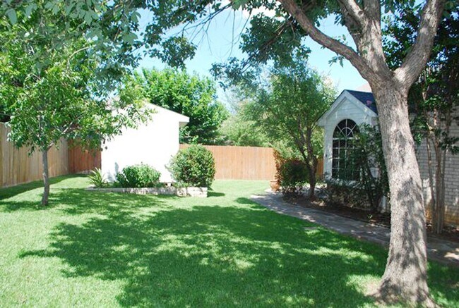 Building Photo - 12801 Conifer Ln