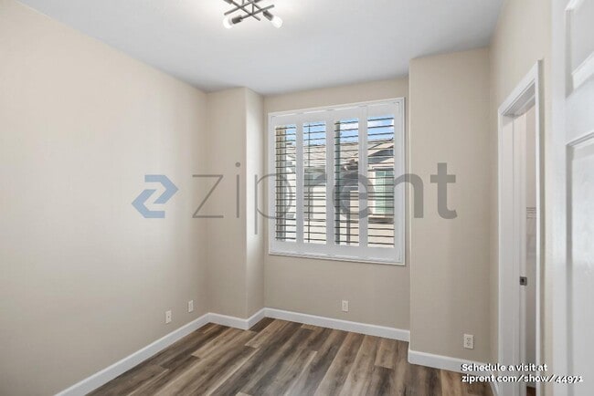 Building Photo - 727 Northrup St