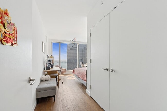 Building Photo - 99 Hudson St