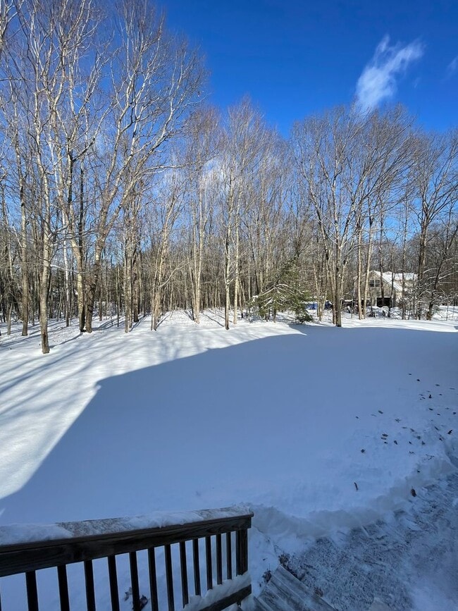 Building Photo - New listing!! A beautiful 3 bedroom 2.5 ba...