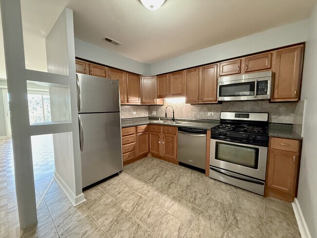 Building Photo - 1550 Sandpebble Dr