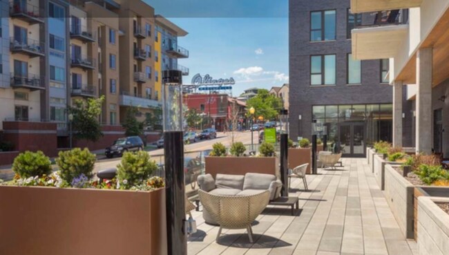 Building Photo - 2930 Umatilla St