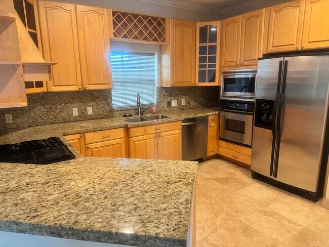 Building Photo - 857 SW 11th Ct