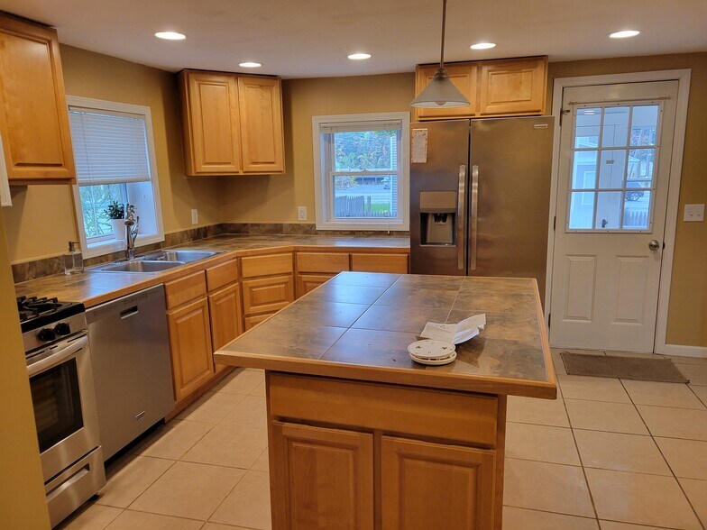 Kitchen - 4 Schuyler St