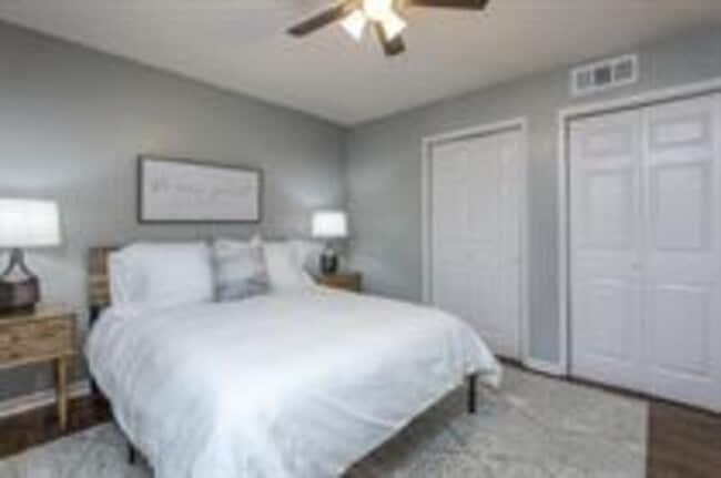 Building Photo - 8327 Lowell Ave