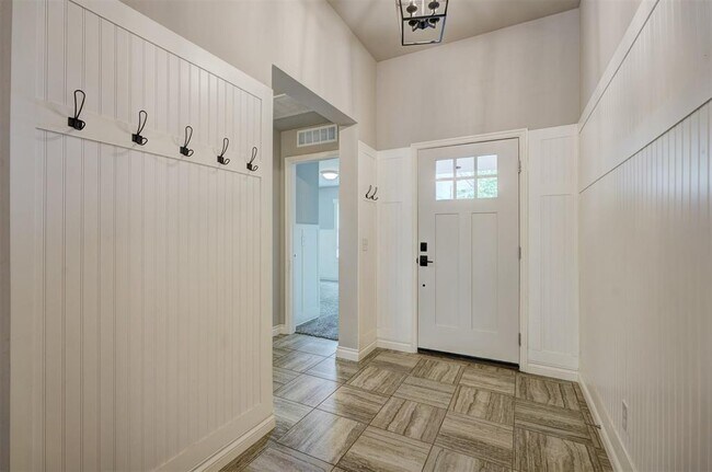 Building Photo - 12490 Native Hill Dr