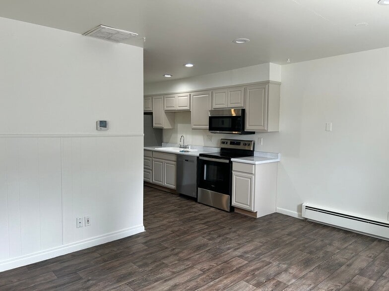 Building Photo - The Homestead