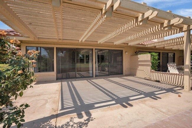 Building Photo - 77623 Woodhaven Dr S