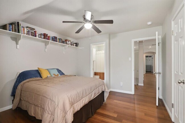 Building Photo - 18121 Whitewater Cove