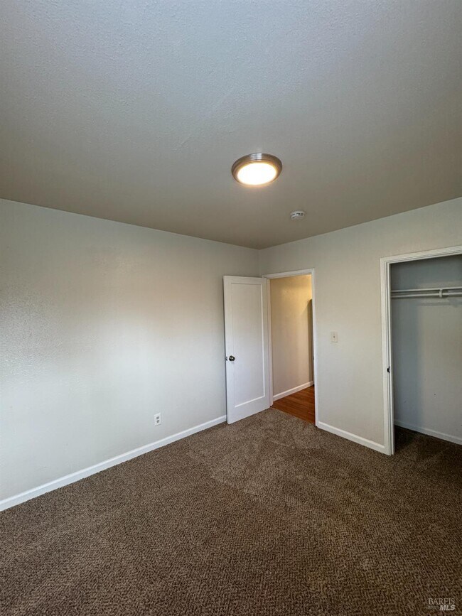 Building Photo - 133 Clay St