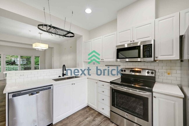 Building Photo - Charming 2-Bedroom Retreat with 2.5 Baths in Bothell's Serene Locale!