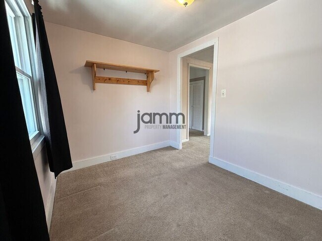 Building Photo - 1330 Cranford-Unit #3