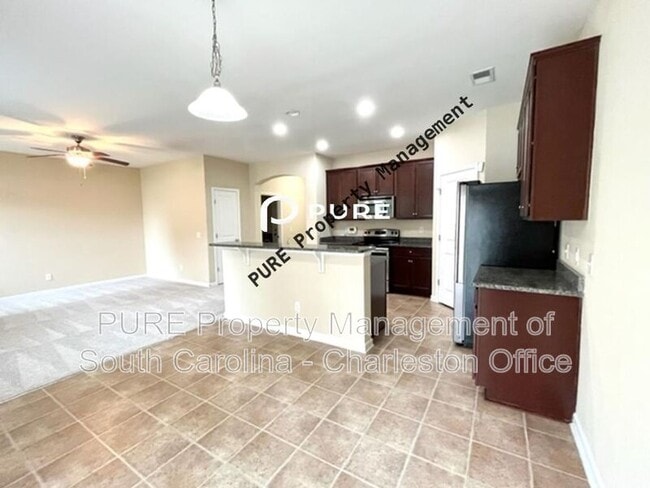 Building Photo - 2901 Penobscot Dr