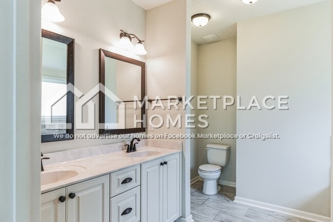 Building Photo - 803 Fenwick Ct