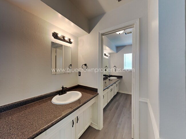 Building Photo - 1804 Bristol Cove