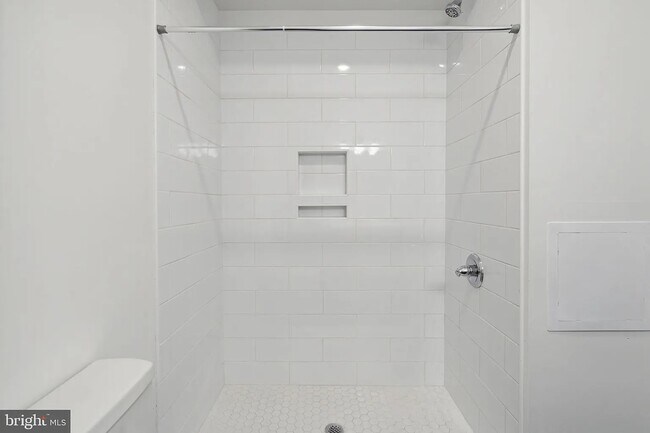 Building Photo - 5608 Florence Ave