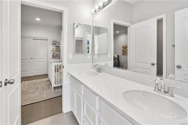 Building Photo - 31650 Sweetwater Cir