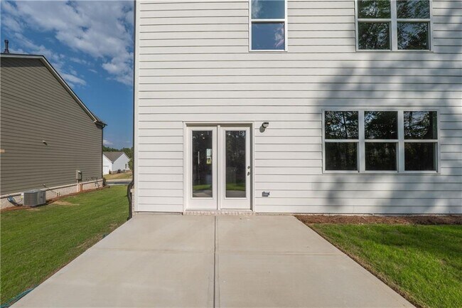 Building Photo - 117 Landsdowne Way SE