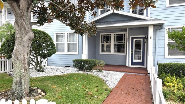 Building Photo - 381 1st Ave SW