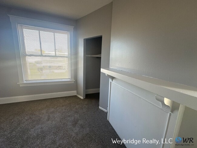 Building Photo - 407 Jackson Ave