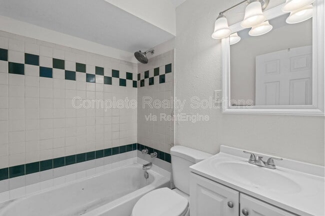 Building Photo - 9604 Colony Dr