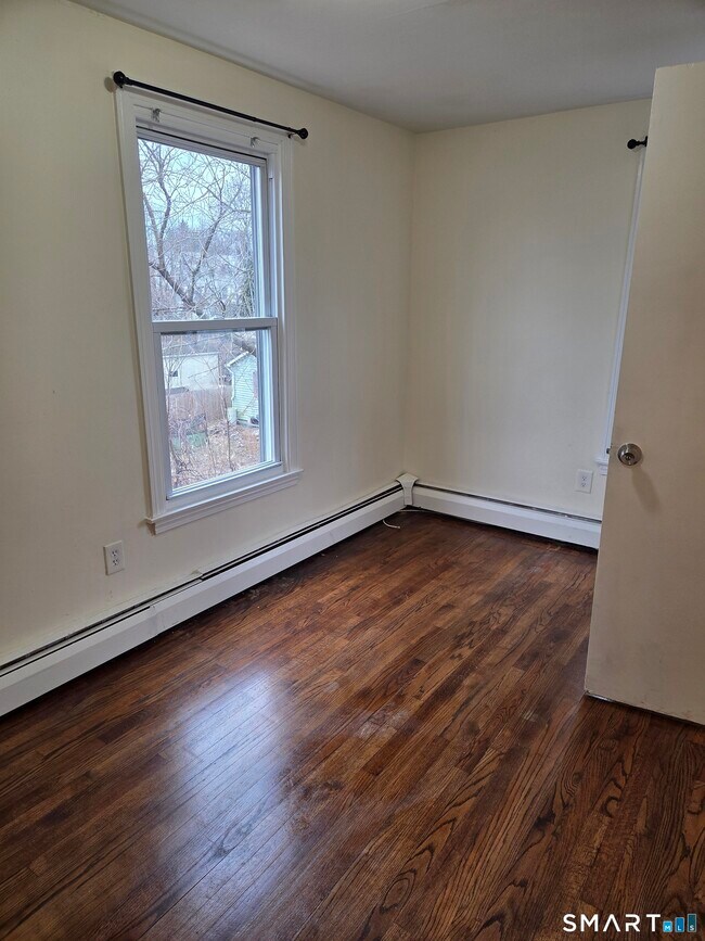 Building Photo - 3 Botsford St