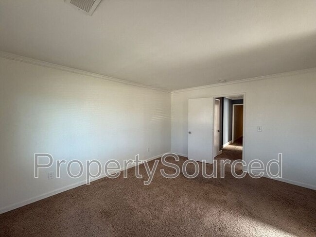 Building Photo - 856 Nottingham Dr