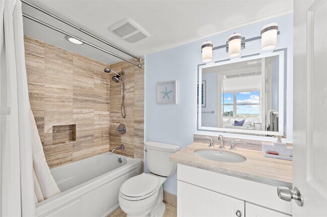 Building Photo - 209 N Fort Lauderdale Beach Blvd