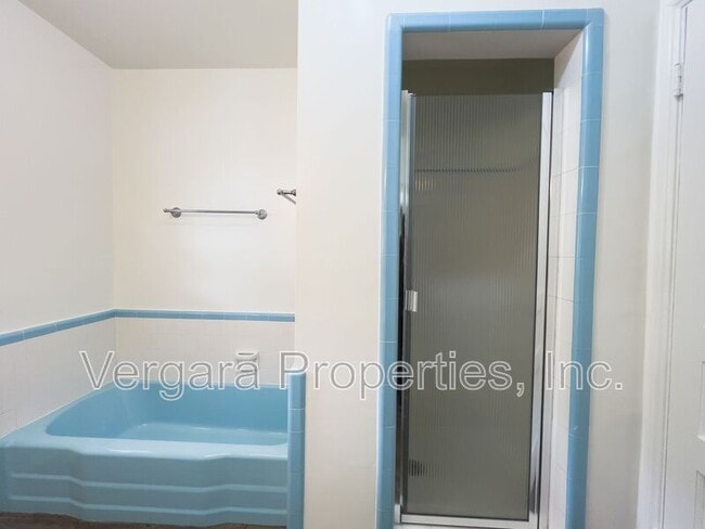 Building Photo - 623 Camino Real