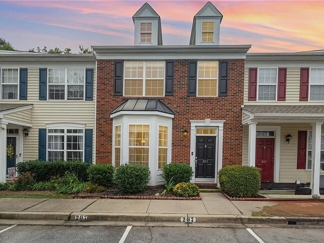 Primary Photo - Mauldin Home Available Now! Lease Only.