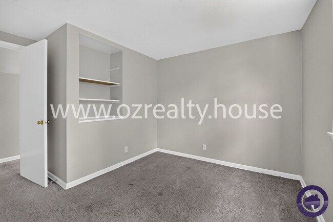 Building Photo - 1703 Heatherdowns Blvd