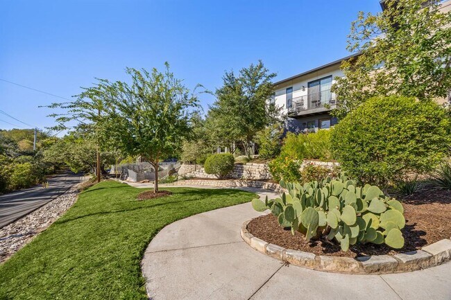 Building Photo - 3700 Clawson Rd