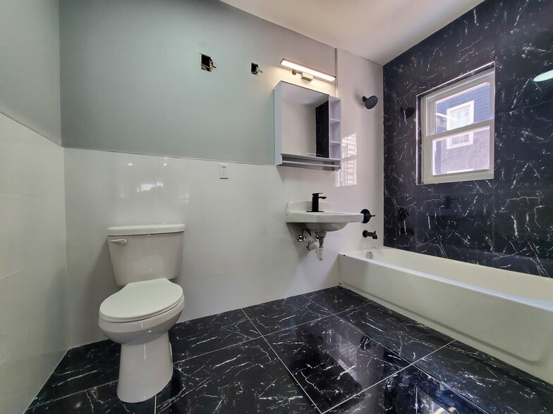 484 Kennedy Blvd 1F - 482 Kennedy Blvd