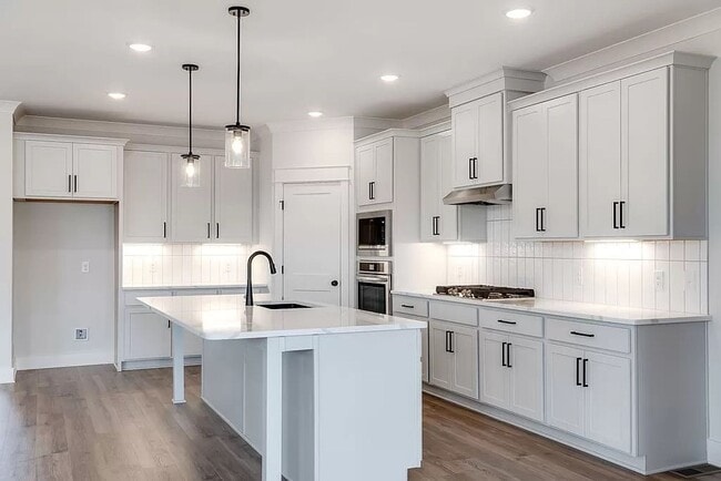 Building Photo - 7425 Twill Hts Lp