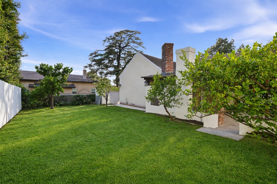 Building Photo - 1722 Bel Aire Dr