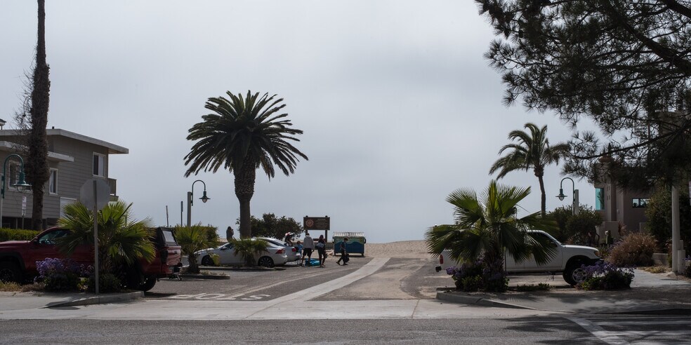 Building Photo - 4880 Sandyland Rd