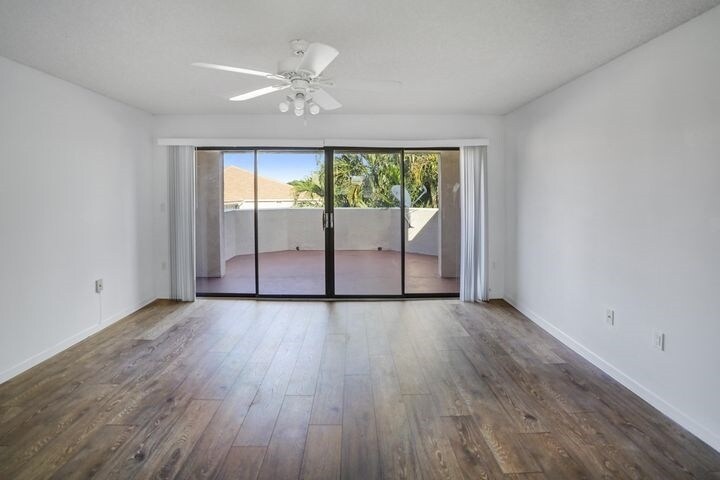 Building Photo - 6630 Villa Sonrisa Dr