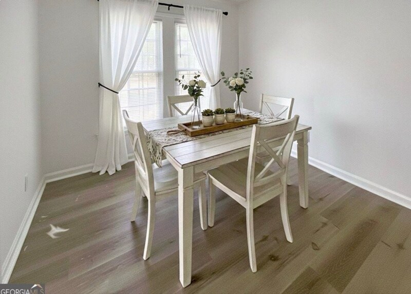 Building Photo - 305 Chestnut St