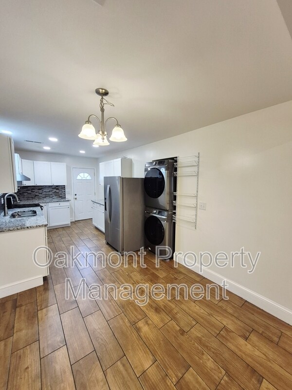 Building Photo - 115 Slagle Ave
