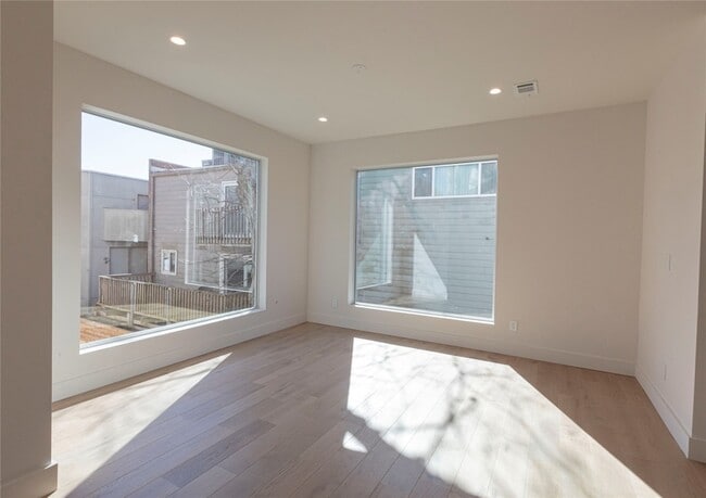 Building Photo - 3512 Mt Vernon St