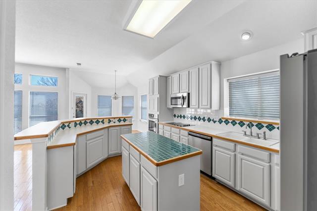 Building Photo - 8408 Falconet Cir