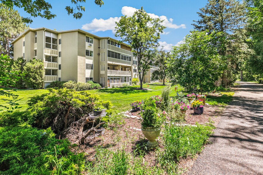 Building Photo - 725 S Alton Way