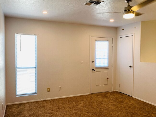 Building Photo - Charming 1-Bedroom Condo with Modern Touches in Las Vegas