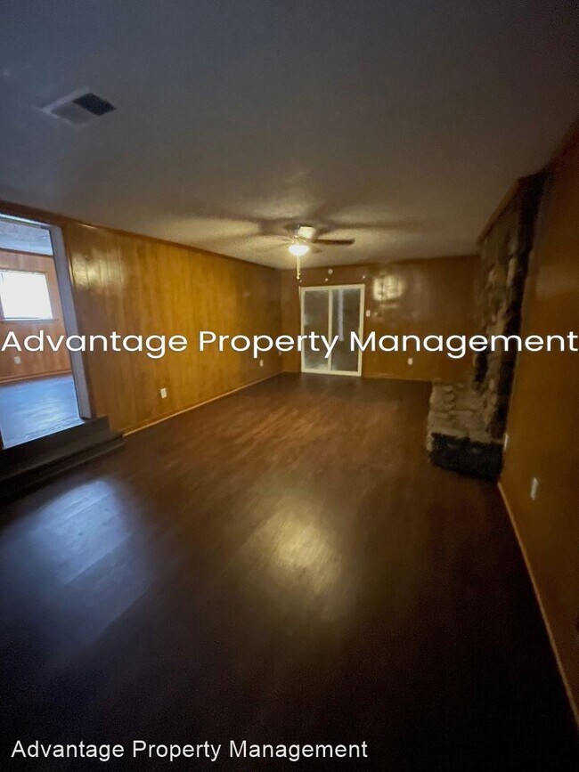 Building Photo - 5 br, 2 bath House - 1502 Rolling Hills Dr.