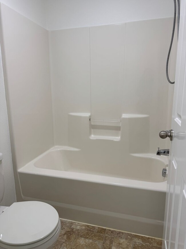 Building Photo - 3 Bedrooms | 2.5 Bathrooms | 1-Car Garage