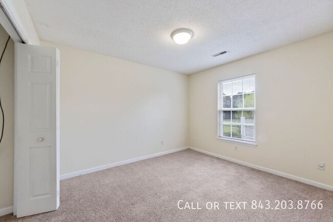 Building Photo - 202 Saturn Ct